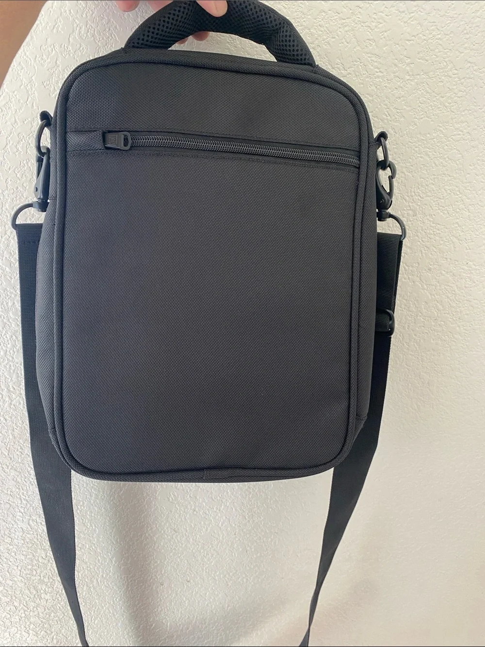 FUL Black Men's Crossbody Shoulder Bag 12” x 9” x 3.5” (expanded) NWOT